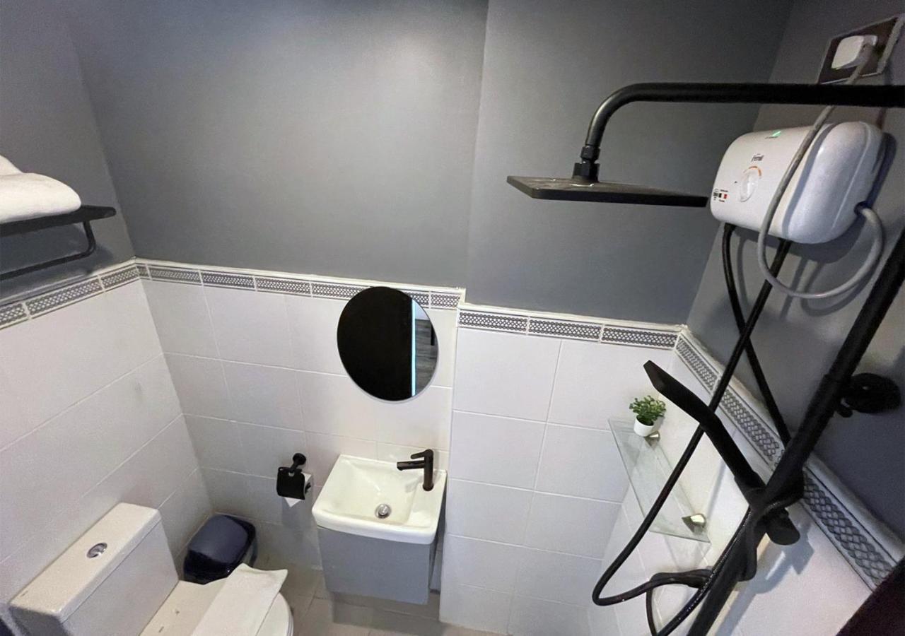 Mystay Hotel Bgc West マカティ エクステリア 写真